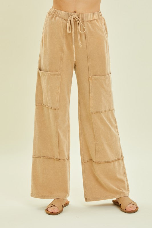 MINERAL-WASHED CURVY CARGO STYLE WIDE-LEG PANTS